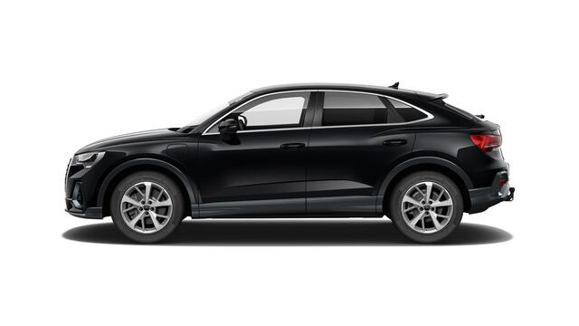 Audi Q3 45 TFSI e edition Trekhaak - Getinte Ruiten - Sportstoelen - verwarmbare voorstoelen - Parkeerassistent - Cruise control - Progressieve besturing - Audi virtual cockpit plus - Buitenspiegels elektrisch inklapbaar -