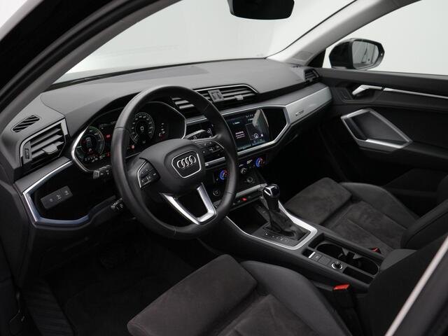 Audi Q3 45 TFSI e 245 pk S-tronic Advanced edition | Trekhaak | Leder/alcantara | Stoelverwarming | Navigatie | Parkeersensoren voor/achter