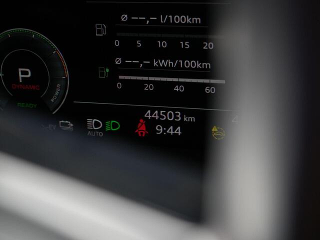 Audi Q3 45 TFSI e 245 pk S-tronic Advanced edition | Trekhaak | Leder/alcantara | Stoelverwarming | Navigatie | Parkeersensoren voor/achter