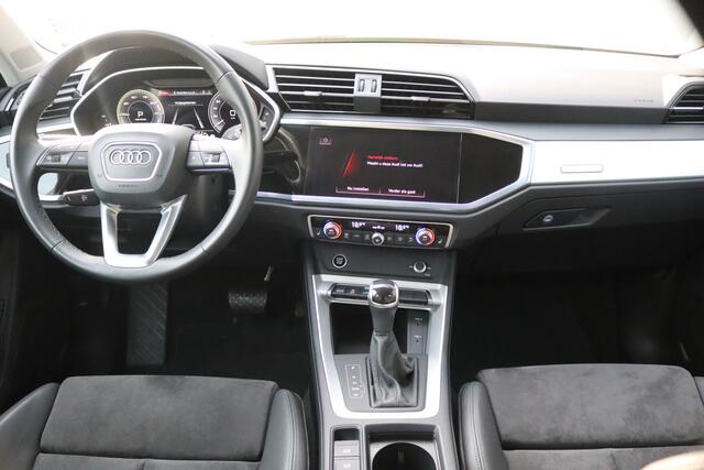 Audi Q3 45 TFSI e PHEV S-line Carplay-android/Camera/Stoelverwarming/Keyfree/Full-LED