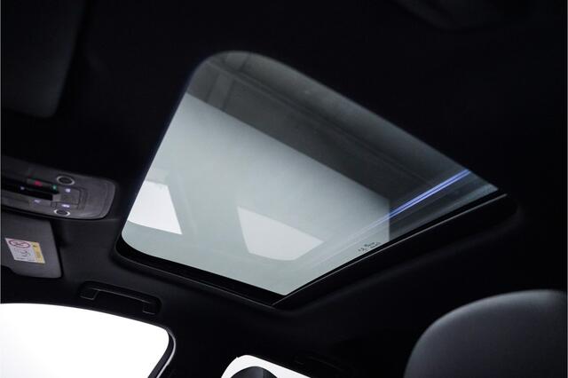 Audi Q3 Sportback 45 TFSI e S-Line/Panodak/Stoelverwarming/Navi