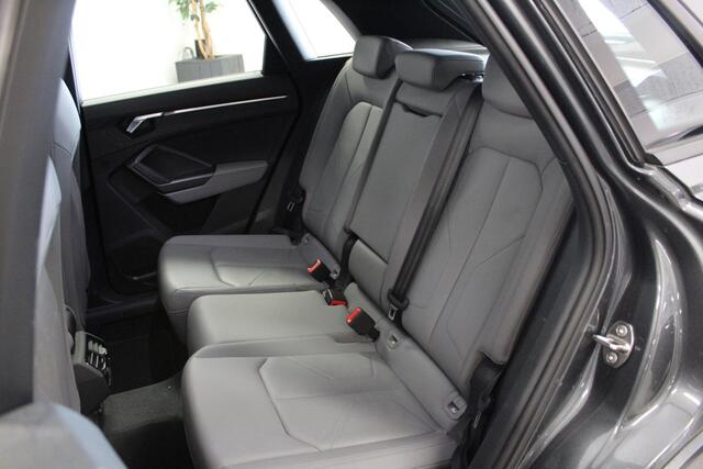 Audi Q3 45 TFSI e S edition | ACC | DIGI-DASH | CARPLAY | DAB-RADIO | NAVI | LED | PDC-V/A | 18'LMV | E-KLEP |