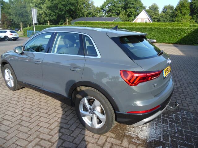 Audi Q3 35 TFSI Pro Line business