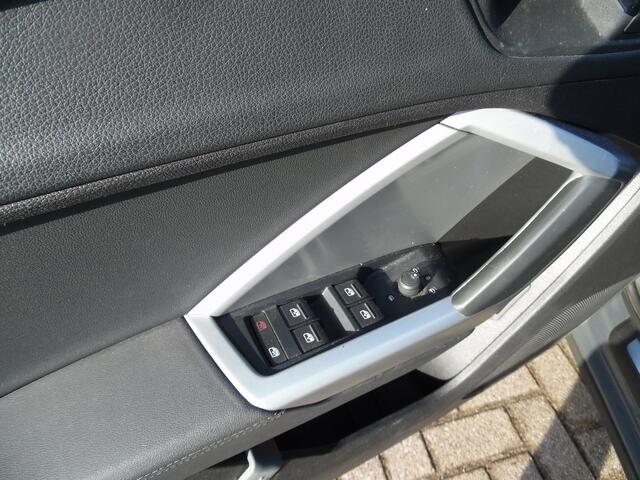 Audi Q3 35 TFSI Pro Line business