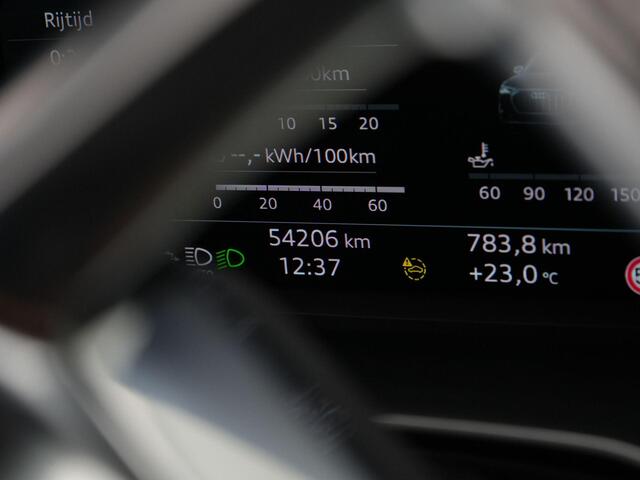 Audi Q3 45 TFSI e 245 pk S-tronic S edition | Panoramadak | Sonos | Elektr. verstelbare stoel | Leder/alcantara | Achteruitrijcamera