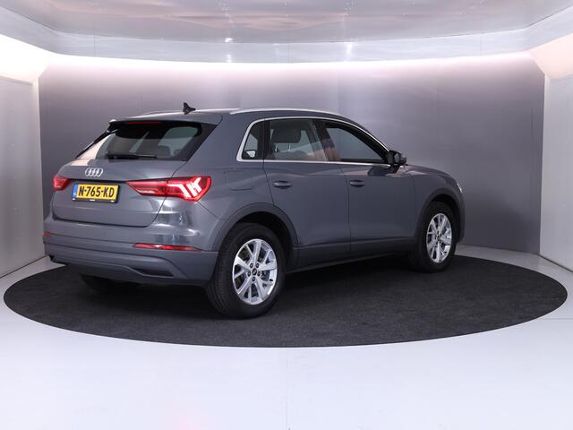 Audi Q3 45 TFSI e Business Edition 245 pk S-tronic | Navigatie | Parkeersensoren | Adaptieve cruise control | LED koplampen | Lichtmetalen velgen 18" |
