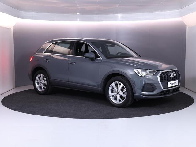 Audi Q3 45 TFSI e Business Edition 245 pk S-tronic | Navigatie | Parkeersensoren | Adaptieve cruise control | LED koplampen | Lichtmetalen velgen 18" |