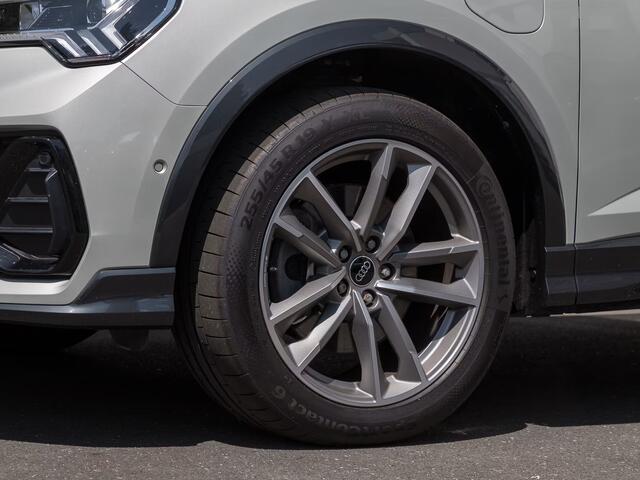 Audi Q3 Sportback 45 TFSI e S Line Black Pack ACC LED Navi Camera Sportstoelen Stoelverwarming 19 Inch