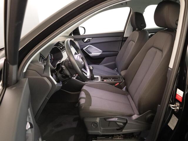 Audi Q3 45 TFSI e edition 245 pk S-tronic | Navigatie via App | Parkeersensoren achter | Adaptieve cruise control | LED koplampen | Stoelverwarming |