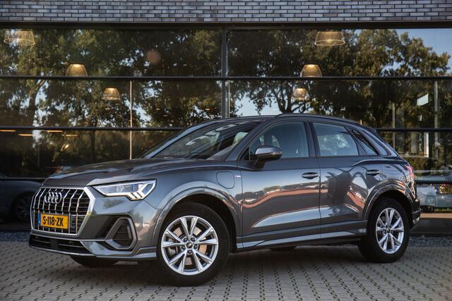 Audi Q3 45 TFSI e S edition ,Trekhaak, S-Line, Achteruitrijcamera, Stoelverwarming,