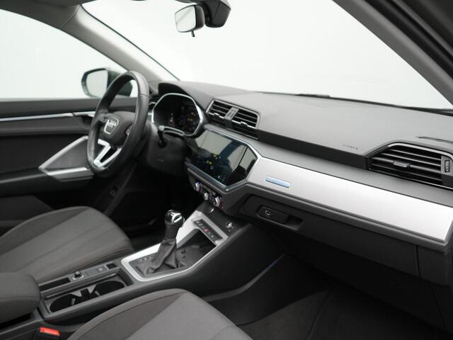 Audi Q3 45 TFSI e S Line Plug In Hybrid 245pk Dealer O.H PHEV | Trekhaak Afneembaar | Panodak | Adaptive Cruise | Sportstoelen Verwarmd | Apple Carplay | Keyless | Navigatie | Virtual | DAB |