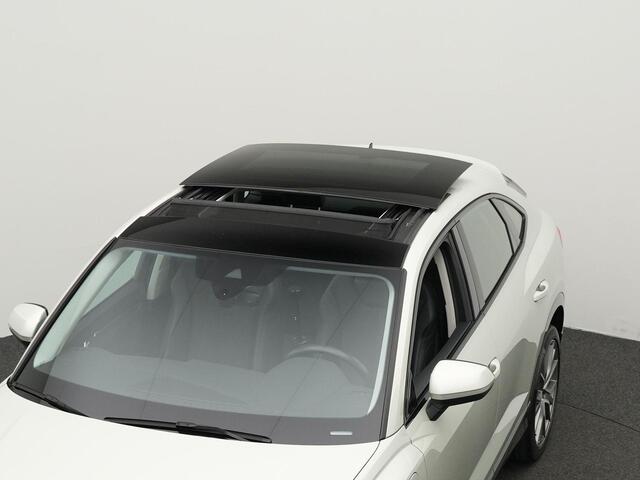 Audi Q3 Sportback 45 TFSI e 245 pk S-tronic S Edition | Panoramadak | Stoelverwarming | LED koplampen | Cruise Control | Sportstoelen | Park Assist | Side Assist | 20 inch