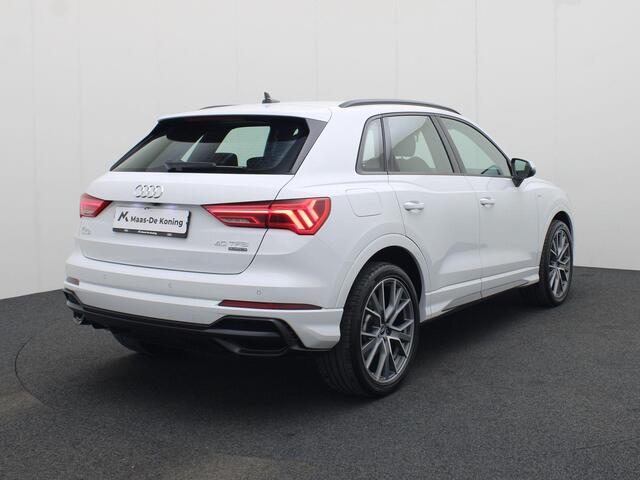 Audi Q3 40 TFSI 190pk quattro S Line · Apple/Android · Leder/stof · Camera + Parkeersensoren · Garantie tot januari 2028 of 100000