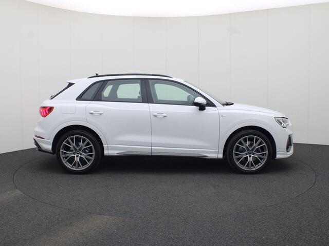 Audi Q3 40 TFSI 190pk quattro S Line · Apple/Android · Leder/stof · Camera + Parkeersensoren · Garantie tot januari 2028 of 100000
