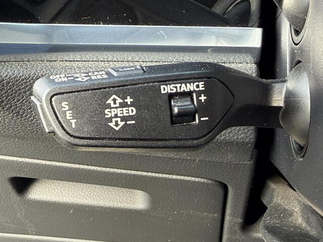 Audi Q3 40 TFSi 190 Pk Automaat quattro S-Line | Panoramadak | Adaptive Cruise | Climate Control | Stoelverwarming | Bluetooth | Navigatie | Camera | Trekhaak | 19 inch | LED | 116.661 Km!!