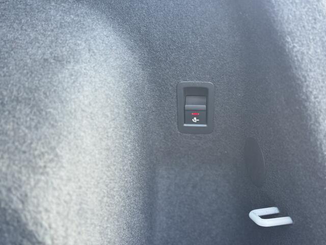 Audi Q3 45 TFSI e S edition | Trekhaak | Keyless