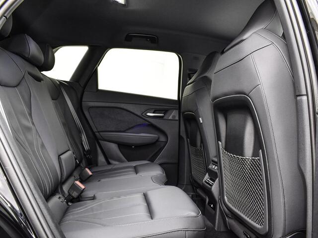 Audi Q3 1.5 200kW e-hybrid S edition 272 PK · Tech plus · 19" LM Velgen · Lederen bekleding