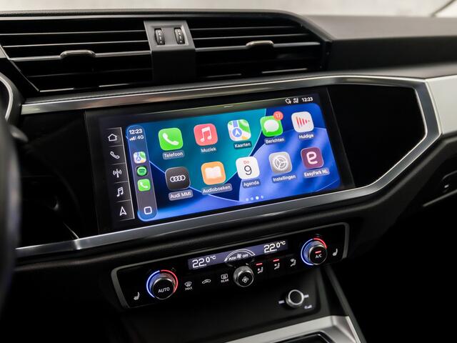 Audi Q3 35 TFSI Sport 150Pk Automaat (VIRTUAL COCKPIT, APPLE CARPLAY, GROOT NAVI, LEDER/ALCANTARA, STOELVERWARMING, SPORTSTOELEN, ELEK ACHTERKLEP, GETINT GLAS, NIEUWE APK, NIEUWSTAAT)