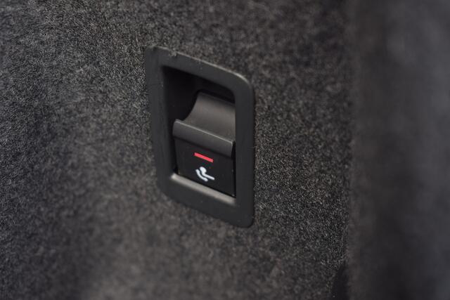 Audi Q3 Sportback 45 TFSI e S-line | Suzuka Grijs | Pano | Trekhaak | Keyless