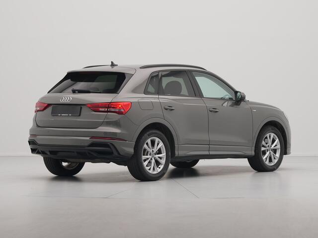 Audi Q3 35 TFSI 150pk Edition S line Navigatie dig display privacy glass