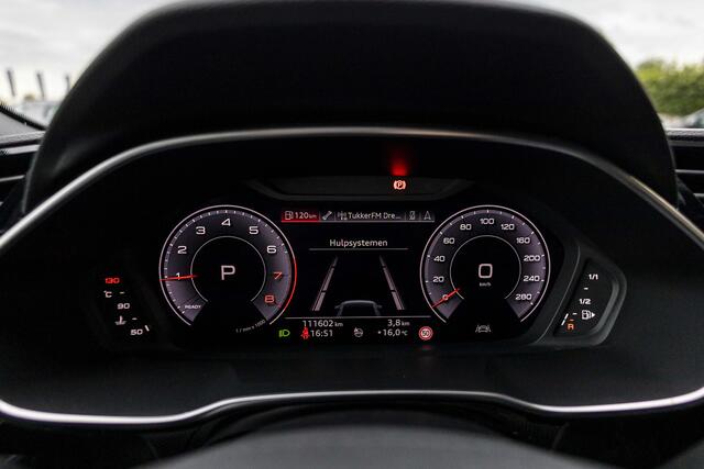 Audi Q3 35 TFSI S edition | Camera | NL Auto | Stoelverwarming