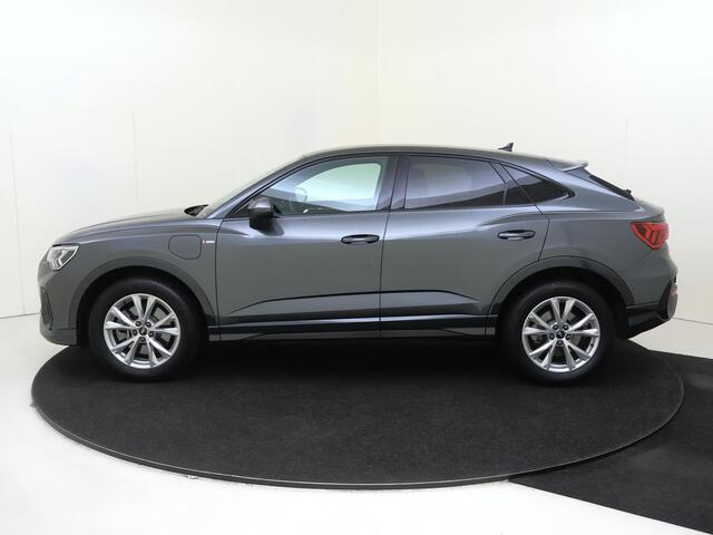 Audi Q3 Sportback 45 TFSI e S Edition | 360 camera | Dodehoek detectie | Keyless | SONOS audio | Cruise control | CarPlay | Navigatie Plus | Parkeersensoren |