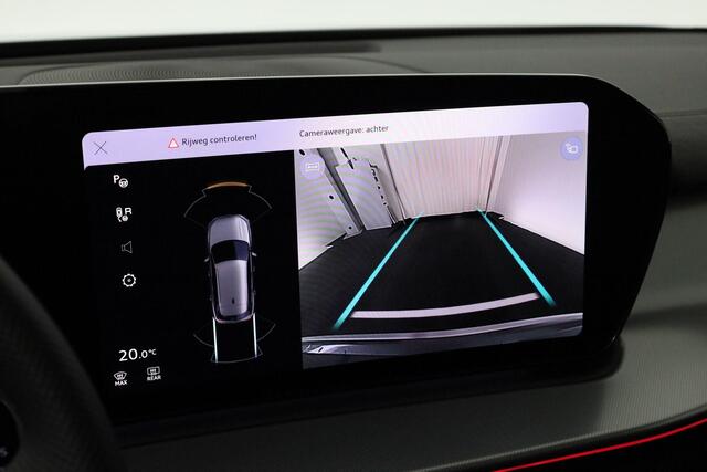 Audi Q3 e-hybrid 272 pk S edition | Sportstoelen zwart leder-kunstleder | Tech plus | Privacy glas