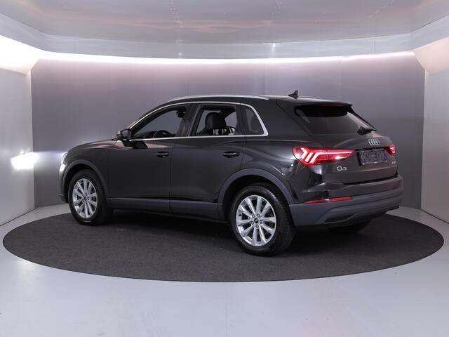 Audi Q3 45 TFSI e Business Edition 245 pk S-tronic | Navigatie | Parkeersensoren | Achteruitrijcamera | Adaptieve cruise control | Stoelverwarming | S-Line interieur |