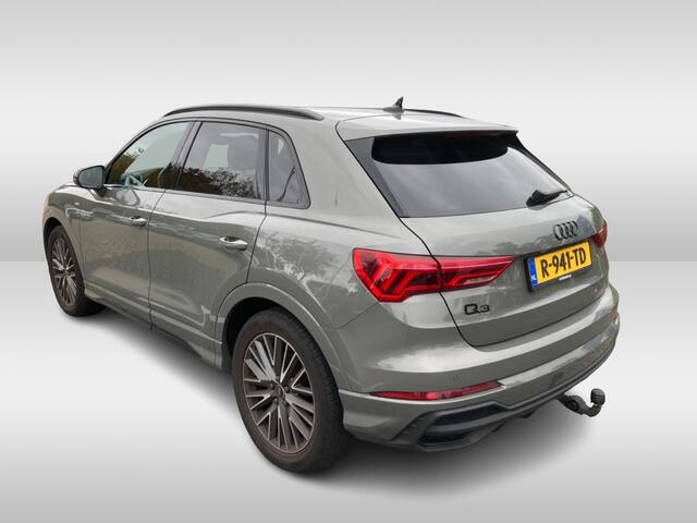 Audi Q3 35 TFSI S-line / Leder / Panorama dak / Zwenkbare trekhaak / Full Led Matrix /