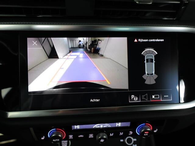 Audi Q3 Sportback 45 TFSI e Edition 245 pk S-tronic | Navigatie | Parkeersensoren (Park assist) | Achteruitrijcamera | Stoelverwarming | Adaptieve cruise control | Lederen bekleding |