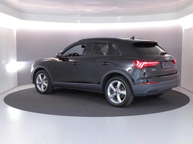 Audi Q3 45 TFSI e Business Edition 245 pk S-tronic| Navigatie | Parkeersensoren | Achteruitrijcamera | Stoelverwarming | Apple Carplay/Android Auto |