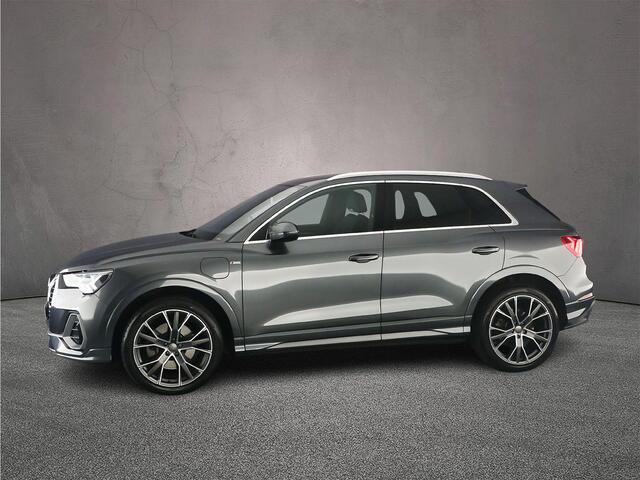 Audi Q3 45 TFSI e S edition | Trekhaak | Audi sound | MMI plus | Full-led | ACC | Parkeerhulp plus |