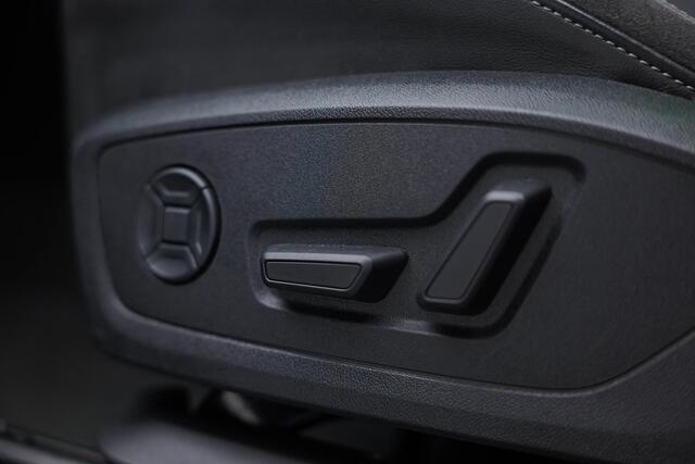 Audi Q3 Sportback 45 TFSI e Business Edition |Pano|Dodehoek|ACC|Elek. Stoelen|Ambient|