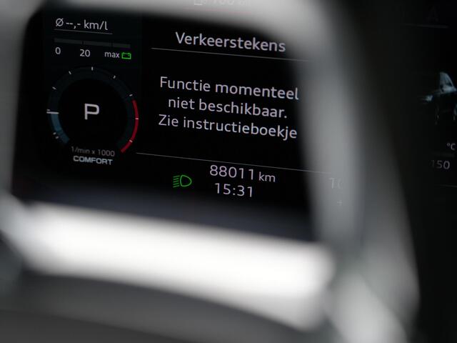 Audi Q3 35 TFSI 150 pk S-tronic S Line Pro Line S / S-Line | Trekhaak | Achteruitrijcamera | Navigatie | Carplay | Afgevlakt sportstuur