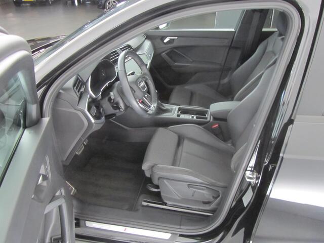 Audi Q3 45 TFSI e 'S'-edition, Blackpack, S-Line, 39 dkm! Privacy-ACC-Carplay,Sportstoelen +Garantie