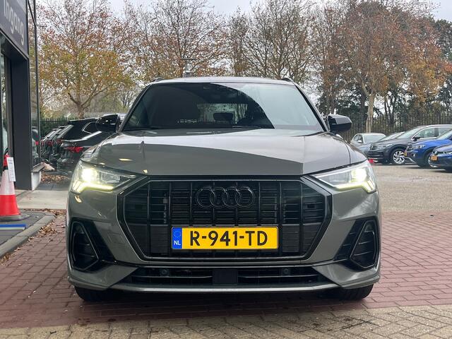 Audi Q3 35 TFSI S-line / Leder / Panorama dak / Zwenkbare trekhaak / Full Led Matrix /