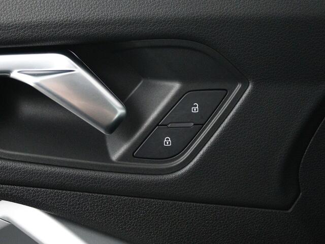 Audi Q3 45 TFSI e Advanced edition | Navigatiesysteem | Stoelverwarming | Parkeerhulp voor en achter |