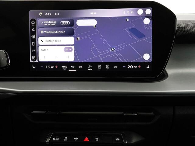 Audi Q3 1.5 200kW e-hybrid Advanced edition 272 PK · Tech plus · Privacy glas · Verwarmbaar stuurwiel