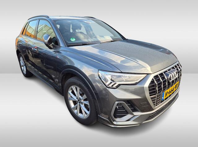 Audi Q3 35 TFSI Pro Line 3x S-Line / Navigatie / Half leder / 18'' / LED Koplampen / Parkeerhulp achter / Stoelverwarming / Cruise Control