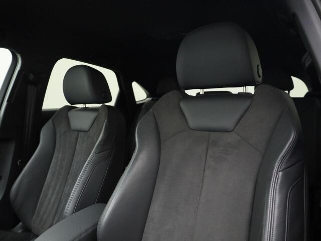 Audi Q3 Sportback 45 TFSIe 180kW/245PK S Line · Camera · Apple/Android Car Play · Leder/Alcantara · Stoelverwarming ·