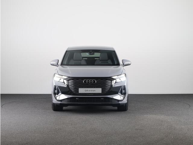 Audi Q4 Sportback e-tron S edition e-tron 45 82 kWh 210 kW / 286 PK Sportba Comfortpakket, adpative cruise control, achteruitrijcamera, optiek pakket zwart plus
