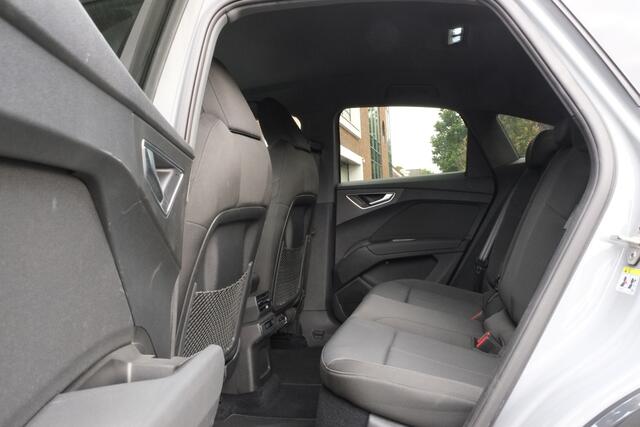 Audi Q4 Sportback e-tron 40 S edition 77 kWh Warmtepomp, ACC, Achteruitrijcamera