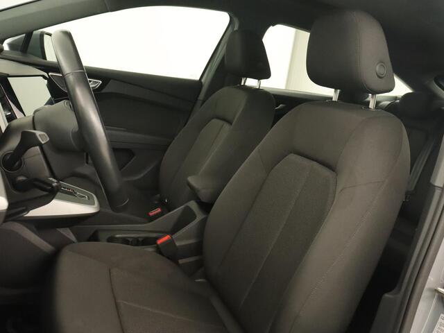 Audi Q4 Sportback e-tron 35 Edition 55 kWh | Camera | Carplay | DAB | Full LED | Parkeerhulp | Climate control | Cruise control | 19'' lichtmetalen velgen