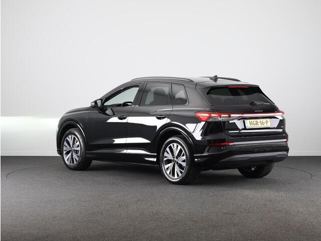 Audi Q4 e-tron 45 quattro Advanced edition 82 kWh 286pk | Adaptieve cruise controle | Parkeercamera achter | Optiekpakket zwart Plus