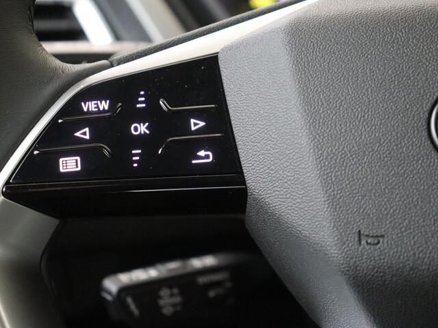 Audi Q4 e-tron 45 quattro S Edition 82 kWh | lederen bekleding | 20 inch LM velgen | Achteruitrijcamera | Verwarmbare voorstoelen | Elek. bedienbare achterklep