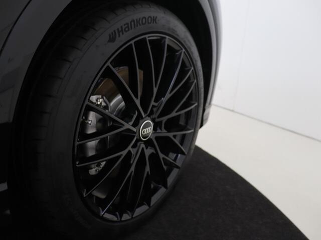 Audi Q4 e-tron 45 quattro Advanced edition 82 kWh | Achteruitrijcamera | LED Matrix | Stoelverwarming | Navigatie | Adaptieve cruise control | CarPlay | Elektrische achterklep |