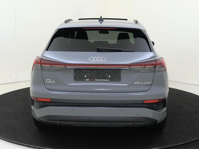 Audi Q4 e-tron 45 quattro S Edition 82 kWh | Panoramadak | 21 inch LM velgen | Achteruitrijcamera | S-line interieur en exterieur