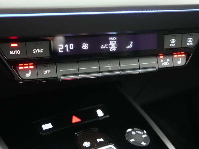 Audi Q4 e-tron 50 quattro S Line 77 kWh 299pk Dealer O.H. INCL BTW | Panodak | Lederen Sportstoelen Verwarmd | Keyless | Navigatie | Cruise Control | Virtual | DAB | Taifungrau Metallic |