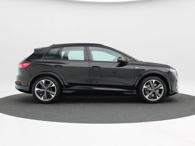Audi Q4 e-tron 40 77 kWh 204 Pk Automaat S-Line | Camera | CarPlay | Adaptive Cruise | Elektrische Achterklep | LED | 20 Inch | 75.539 Km