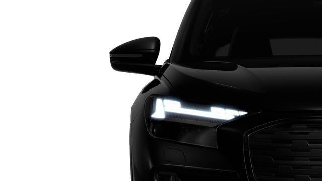 Audi Q4 e-tron 40 S edition 77 kWh Trekhaak - Panoramadak - Parkeerhulp voor/achter - Stoelverwarming - Audi sound system - Sportstoelen - Lichtpakket - Privacy glas - Verwarmbare voorruit - Optiekpakket zwart -